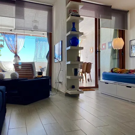 Astra Cinematic House * Cugnana Verde