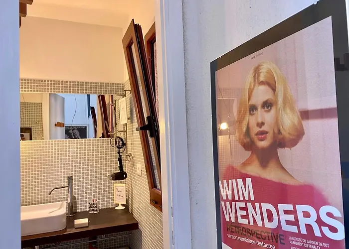 Astra Cinematic House *